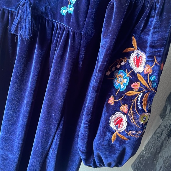 Shein Blue velvet with embroidery flower dress size M - Picture 4 of 6